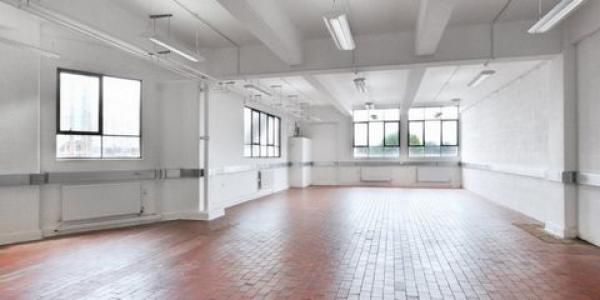 Location Local commercial LONDON N22 9