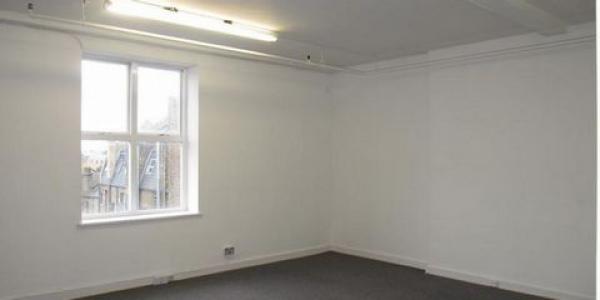 Location Local commercial LONDON SW2 1