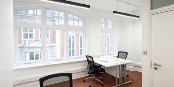 Location Local commercial LONDON W1F 8