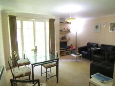 Location Appartement STAINES TW18 