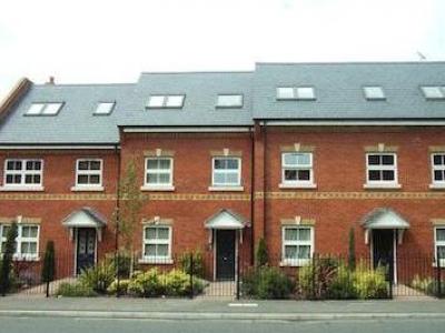 Annonce Location Appartement Egham