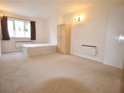 Louer Appartement Staines