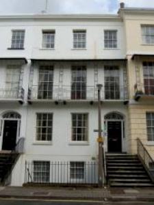 Annonce Location Appartement Cheltenham