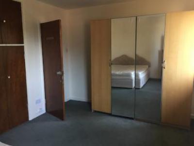 Louer Appartement Staines