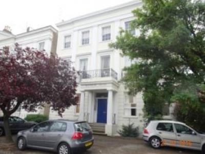 Annonce Location Appartement Cheltenham